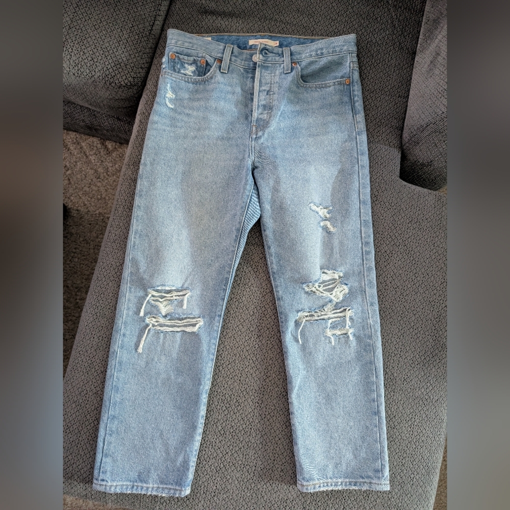 Levi Wedgie Straight Size 28